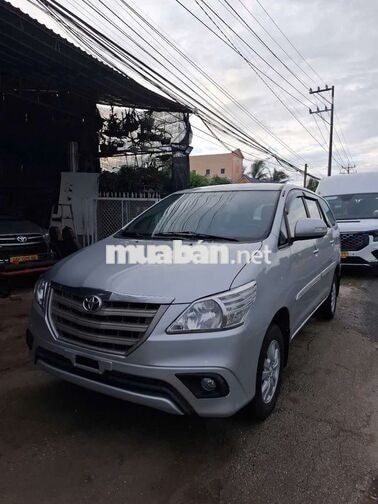 Toyota Innova 7 chỗ Số sàn Xăng Bạc