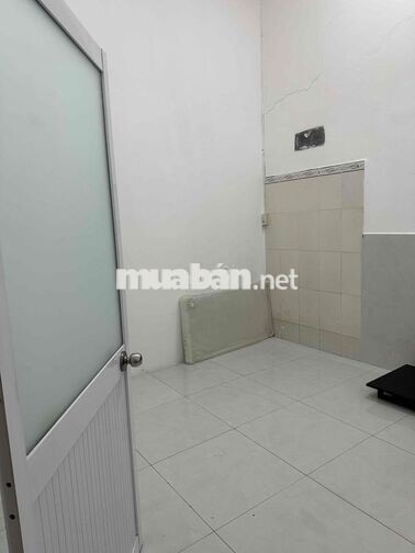 cho 1-2 bạn nữ thuê phòng trong tiệm spa