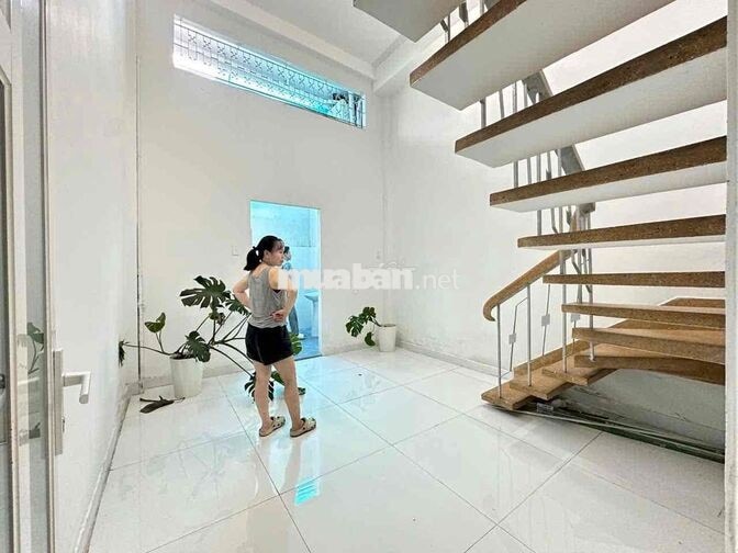 CHO THUÊ NHÀ ÂU CƠ 4x30M – MẶT BẰNG RỘNG, NHIỀU PHÒNG – 27TR/THÁNG