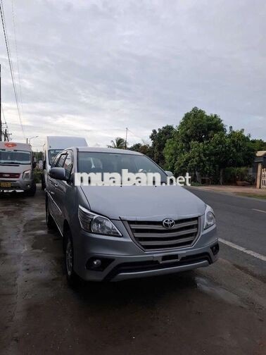 Toyota Innova 7 chỗ Số sàn Xăng Bạc