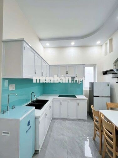 nhà mới như hình 3pn 2wc .gần chợ thiếc lê văn khương