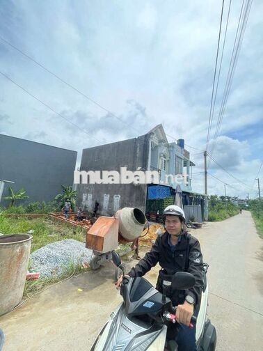 bán đất thổ cư CHÍNH CHỦ 250tr đã xây móng ở gần Hóc Môn