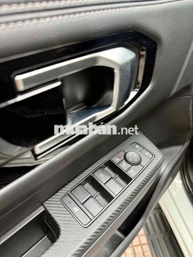 Mitsubishi Triton 2026 AT 4x2 9000 km Trắng