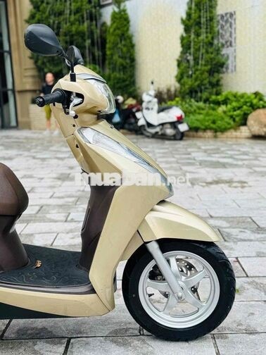 Honda Lead 125fi Vàng cát sơn máy zin 100% 1 chủ