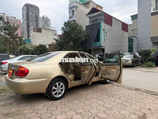 Toyota Camry 2005 Sedan Số sàn Vàng