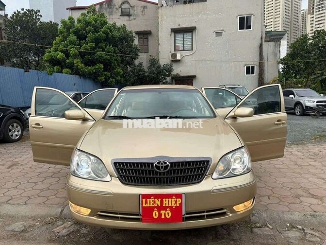 Toyota Camry 2005 Sedan Số sàn Vàng