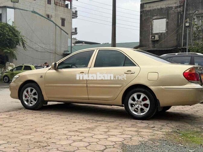Toyota Camry 2005 Vàng Số sàn