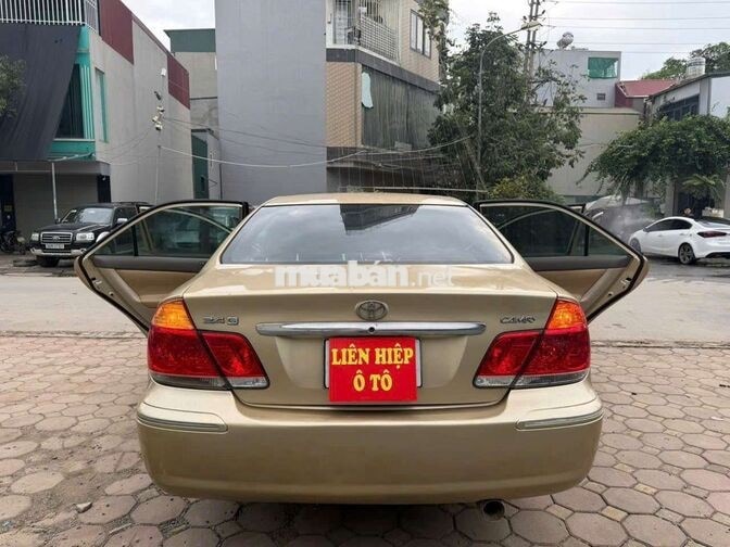 Toyota Camry 2005 Sedan Số sàn Vàng