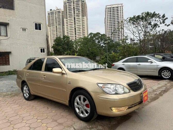 Toyota Camry 2005 Vàng Số sàn