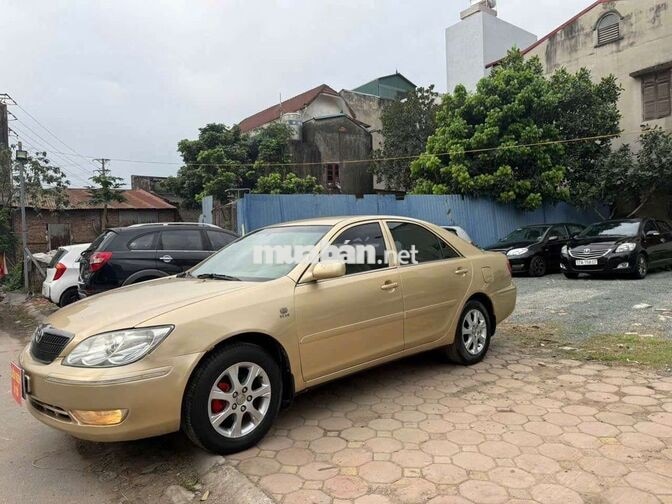 Toyota Camry 2005 Sedan Số sàn Vàng