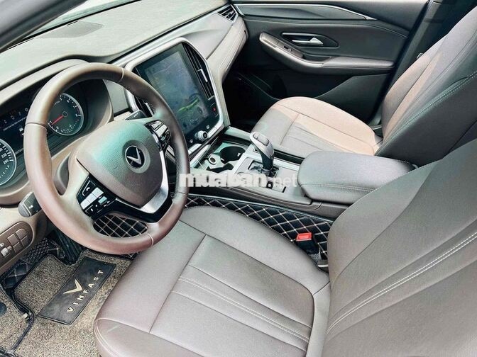 VinFast Lux A Base 2021 Trắng 6.8 vạn km
