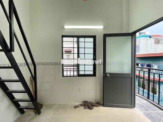 KHAI TRƯƠNG PHÒNG GÁC BAN CÔNG THOÁNG QUA VHU 5 PHÚT