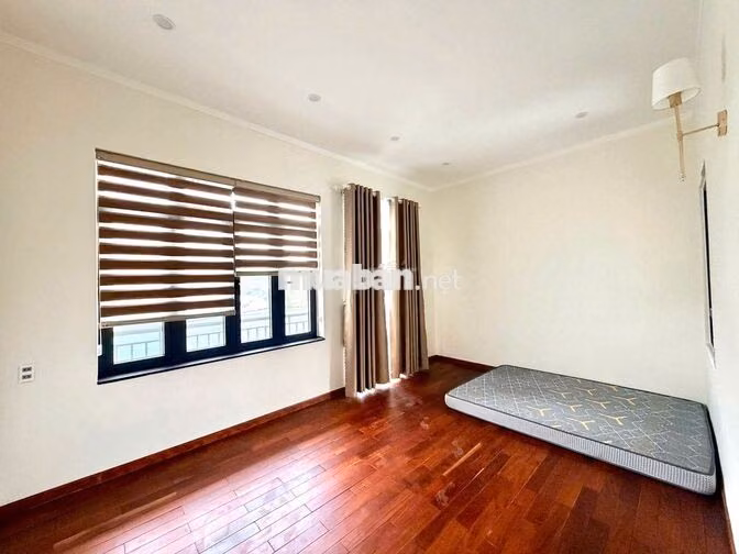 CHO THUÊ NHÀ Ở KINH DOANH 1 TRỆT 1 LẦU PHƯỜNG 7 GIÁ 10 TRIỆU/ THÁNG