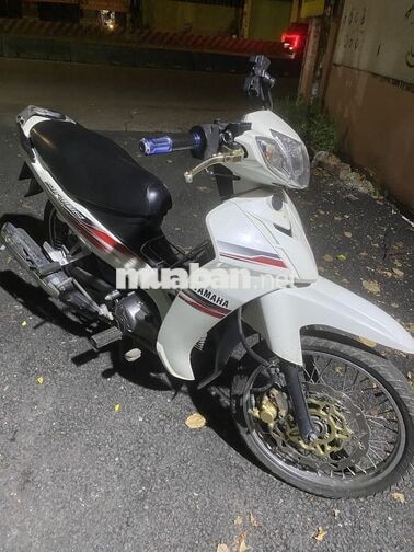Yamaha Sirius Trắng