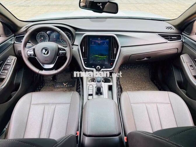 VinFast Lux A Base 2021 Trắng 6.8 vạn km