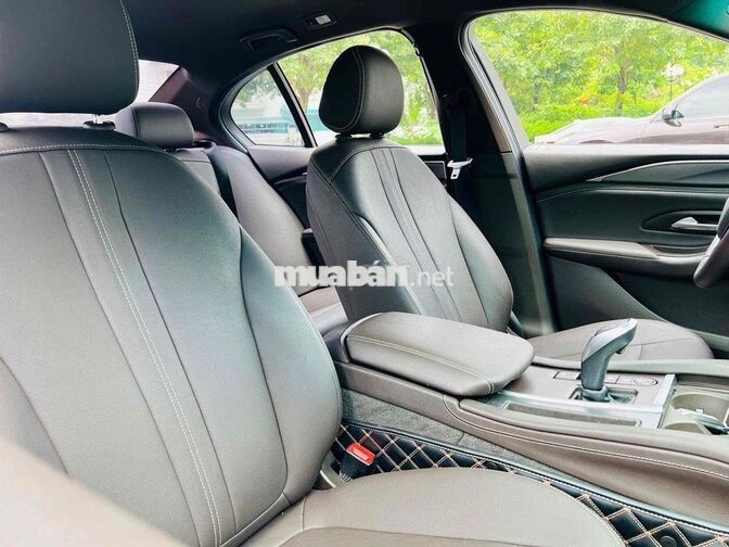 VinFast Lux A Base 2021 Trắng 6.8 vạn km
