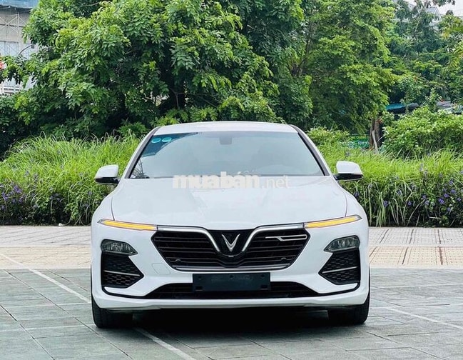 VinFast Lux A Base 2021 Trắng 6.8 vạn km