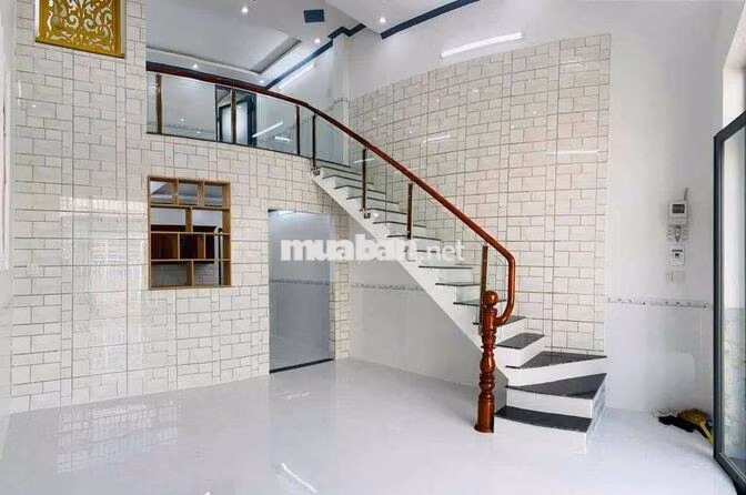 Nhà mới đẹp 2 phòng có nội thất hẻm Hoàng Quốc Việt