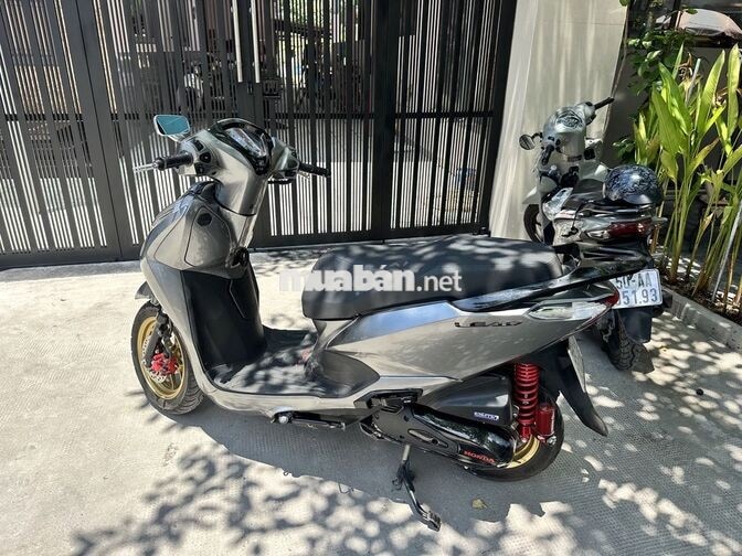 Honda Lead 4val 2023 Xám