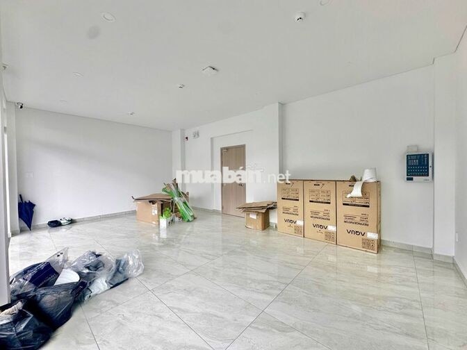 CHO THUÊ MẶT 40M2 CÓ HẦM XE PHƯỜNG 4 ĐÀ LẠT GIÁ 15 TRIỆU/THÁNG