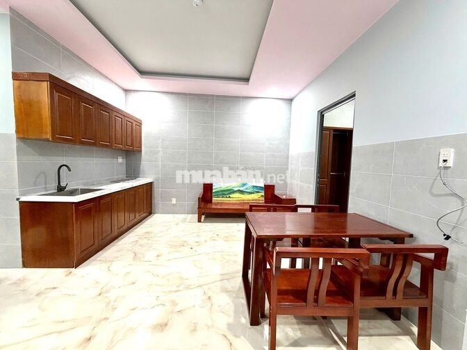 CHO THUÊ CĂN HỘ 2 PHÒNG NGỦ FULL NỘI THẤT CÓ CỬA SỔ THOÁNG MÁT ĐƯỜNG