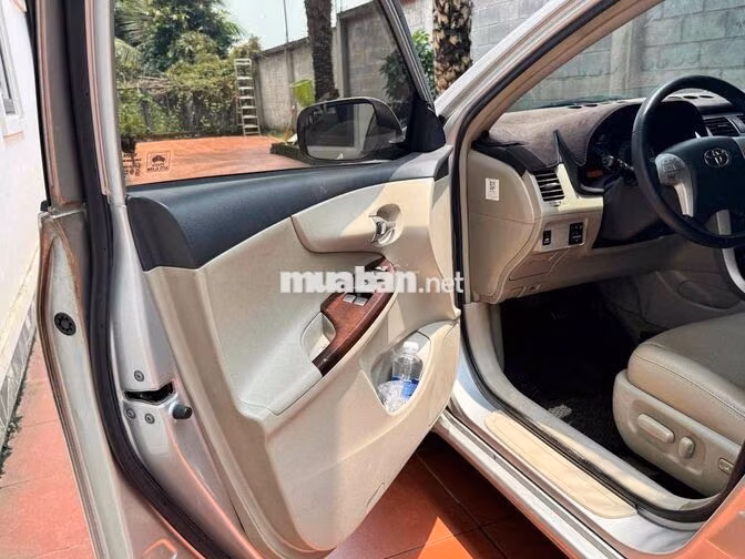 bán Toyota Altis tự động 2010