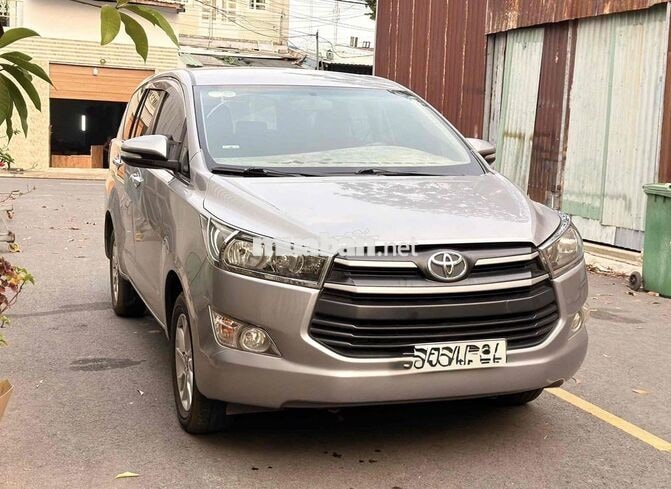 Toyota Innova MT Model 2017 Ánh Kim