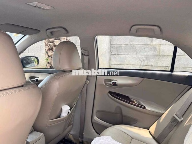 bán Toyota Altis tự động 2010
