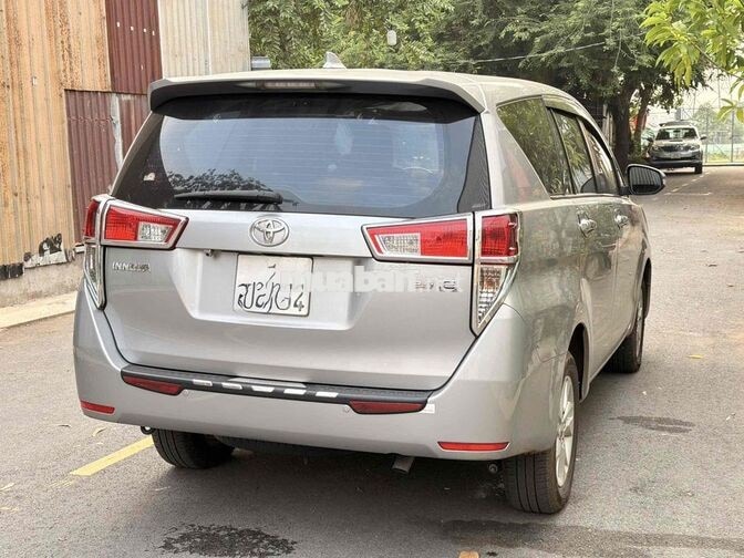Toyota Innova MT Model 2017 Ánh Kim