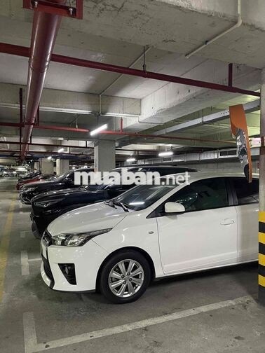 Toyota Yaris Hatchback Trắng Tự động