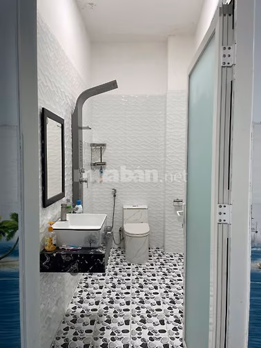 Cho thuê nhà phố mặt tiền Tân xuân hóc môn
