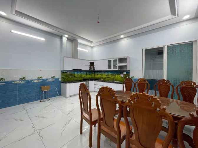Cho thuê nhà phố mặt tiền Tân xuân hóc môn