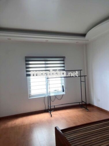 CHO THUÊ NHÀ SIÊU RẺ TẠI PHỐ LẠC LONG QUÂN, 35M2, 3 NGỦ, FULL ĐỒ