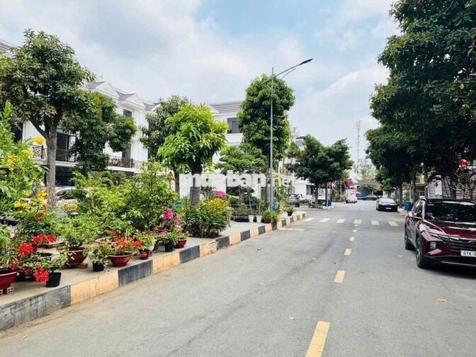 Nhà 72m khu Compound đường Đông Tác gần Chợ Dĩ An  & Siêu thị Go 