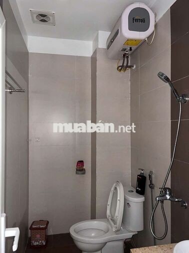CHO THUÊ NHÀ SIÊU RẺ TẠI PHỐ LẠC LONG QUÂN, 35M2, 3 NGỦ, FULL ĐỒ