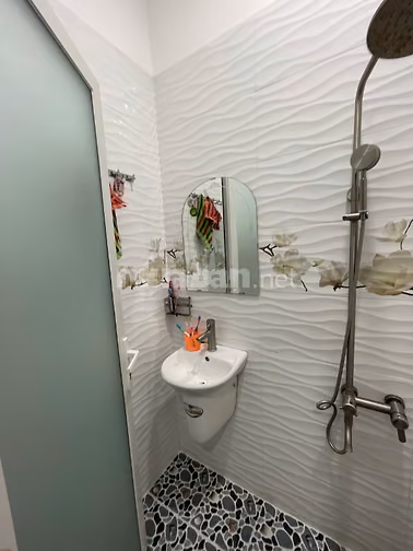 Cho thuê nhà phố mặt tiền Tân xuân hóc môn