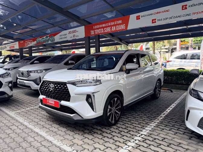 Toyota Veloz Cross TOP (CVT) 2025 6.000km HÃNG