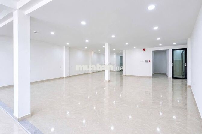 Nguyên căn 372 Ngô Gia Tự, Q10. Dt: 7x16m, Kc: trệt 3 lầu. Gía: 70tr
