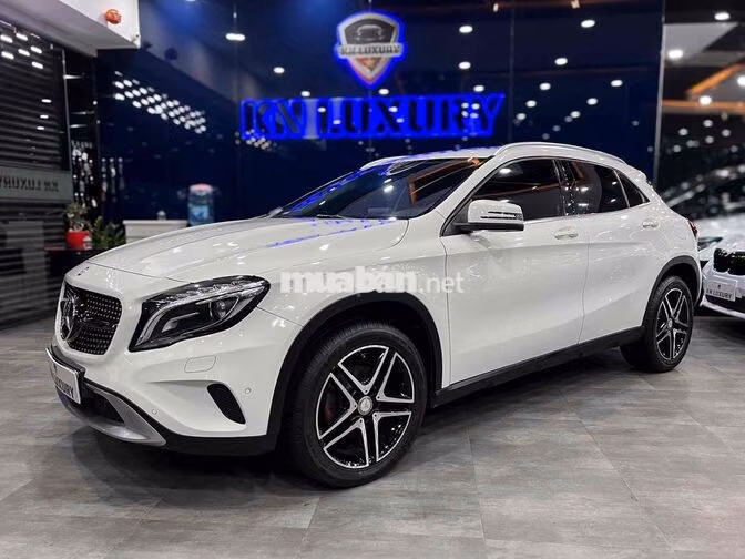 Mercedes GLA200 Model 2017 Trắng SUV