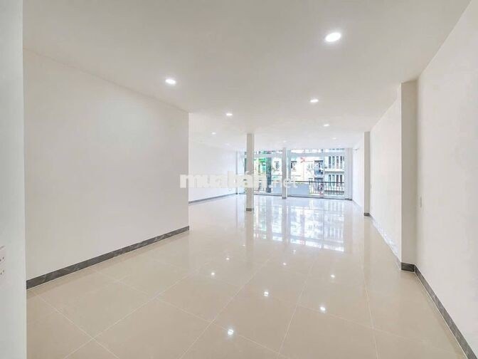 Nguyên căn 372 Ngô Gia Tự, Q10. Dt: 7x16m, Kc: trệt 3 lầu. Gía: 70tr
