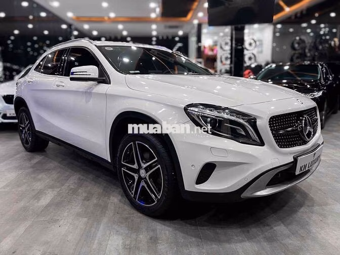 Mercedes GLA200 Model 2017 Trắng SUV