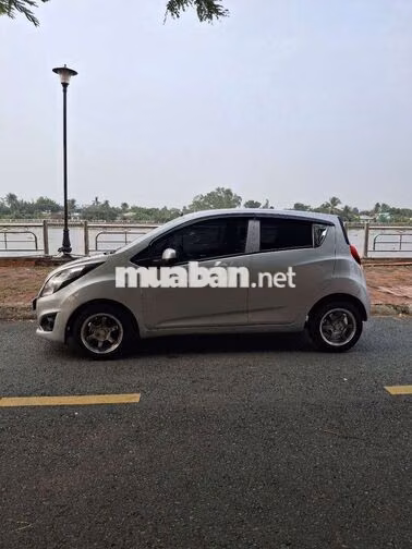 Chevrolet Spark 2017 MT Số sàn Bạc