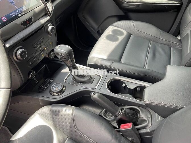Ford Everest Titanium 2018 2 Cầu 4x4 – Full Hãng