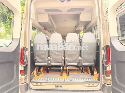 Ford Transit Premium 2024 16 chỗ Vàng cát 26.750 k