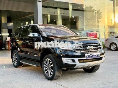 Ford Everest Titanium 2019 Đen 7 chỗ