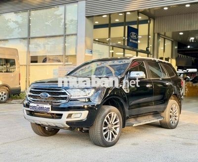Ford Everest Titanium 2019 Đen 7 chỗ