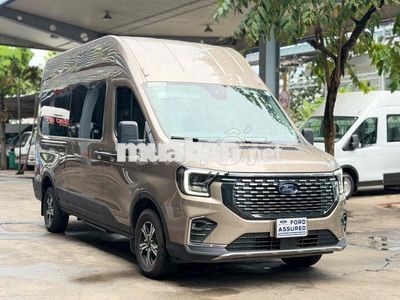 Ford Transit Premium 2024 16 chỗ Vàng cát 26.750 k