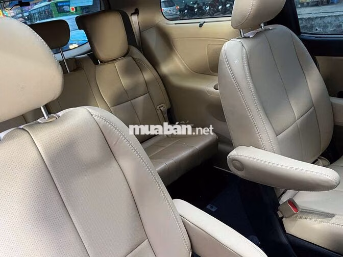 Kia Sedona model 2021 máy dầu bản full