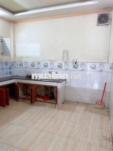 Cho thuê nhà Lầu Trệt gần Ký túc xá khu b và siêu thị Go Dĩ An