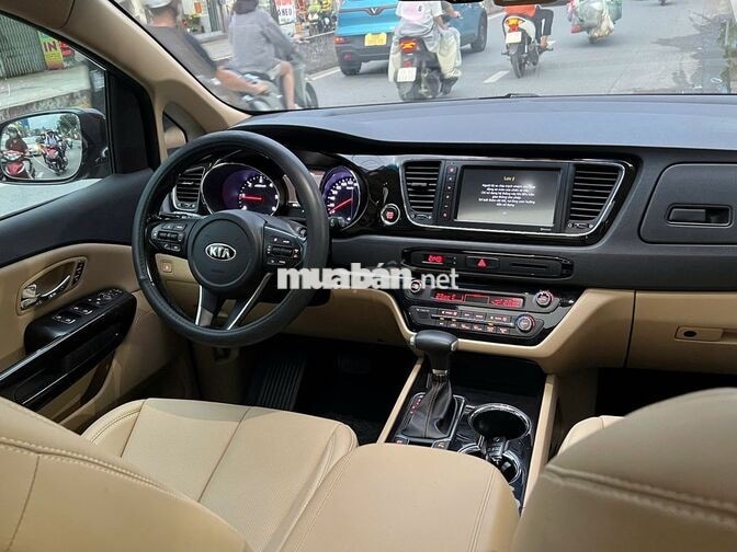 Kia Sedona model 2021 máy dầu bản full